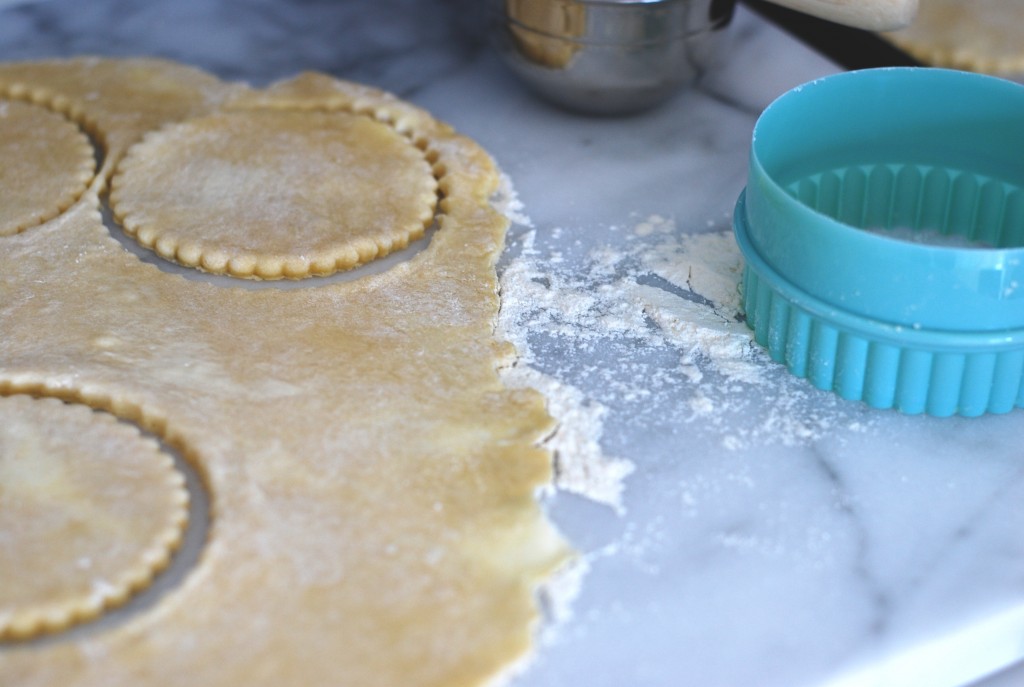 Cutting dough