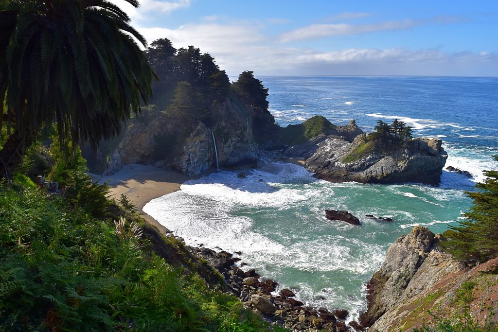 Julia Pfeiffer Burns State Park - Big Sur, California | getinmymouf.com