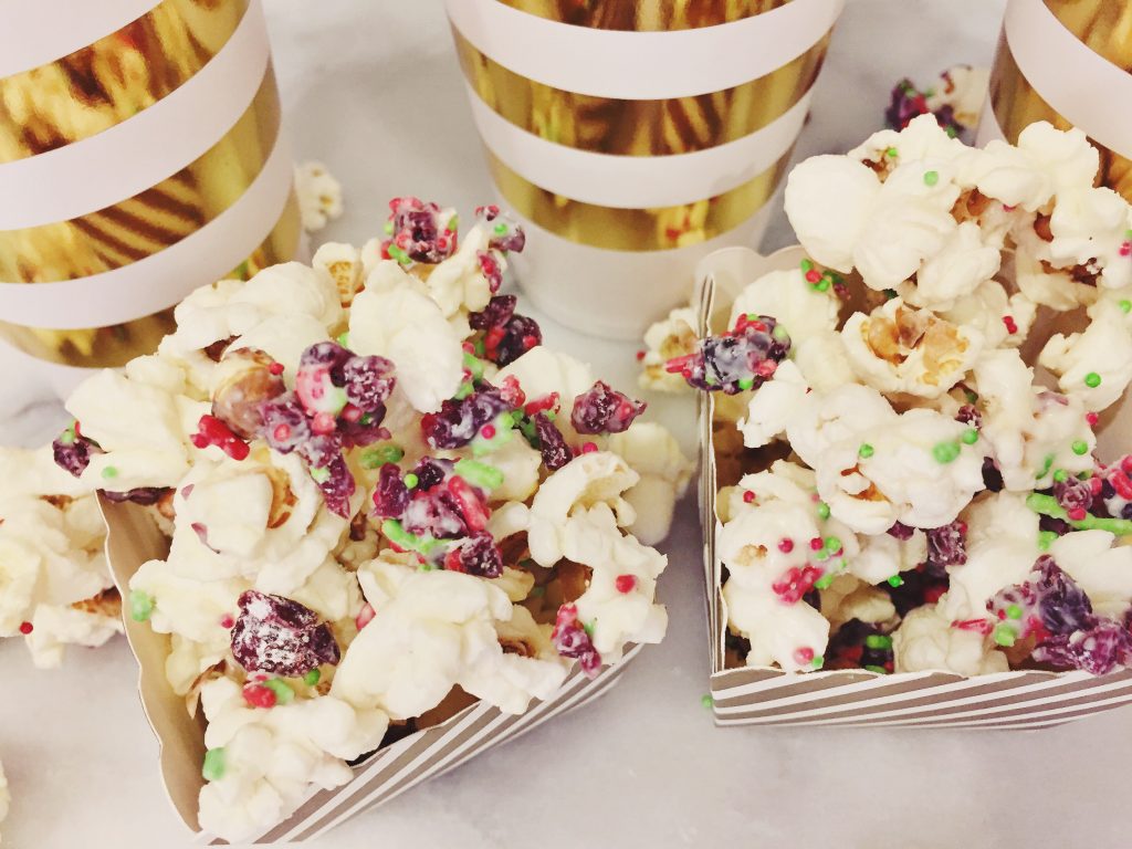 White Chocolate Cranberry Popcorn | getinmymouf.com